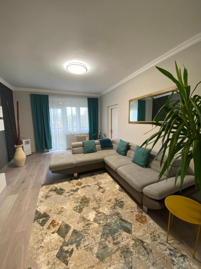 Oliaparman Apartment Егер Екстериор снимка