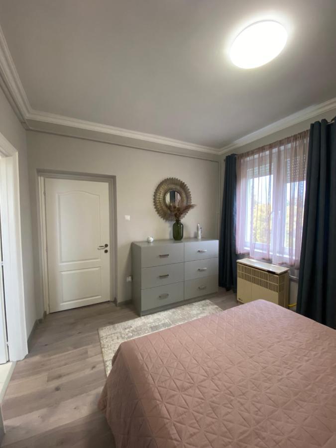 Oliaparman Apartment Егер Екстериор снимка