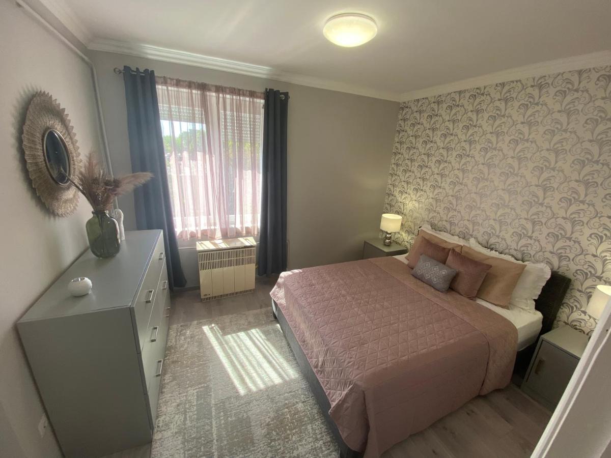 Oliaparman Apartment Егер Екстериор снимка
